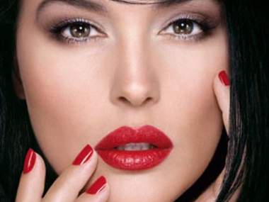 Французский макияж: акцент на губы и глаза 